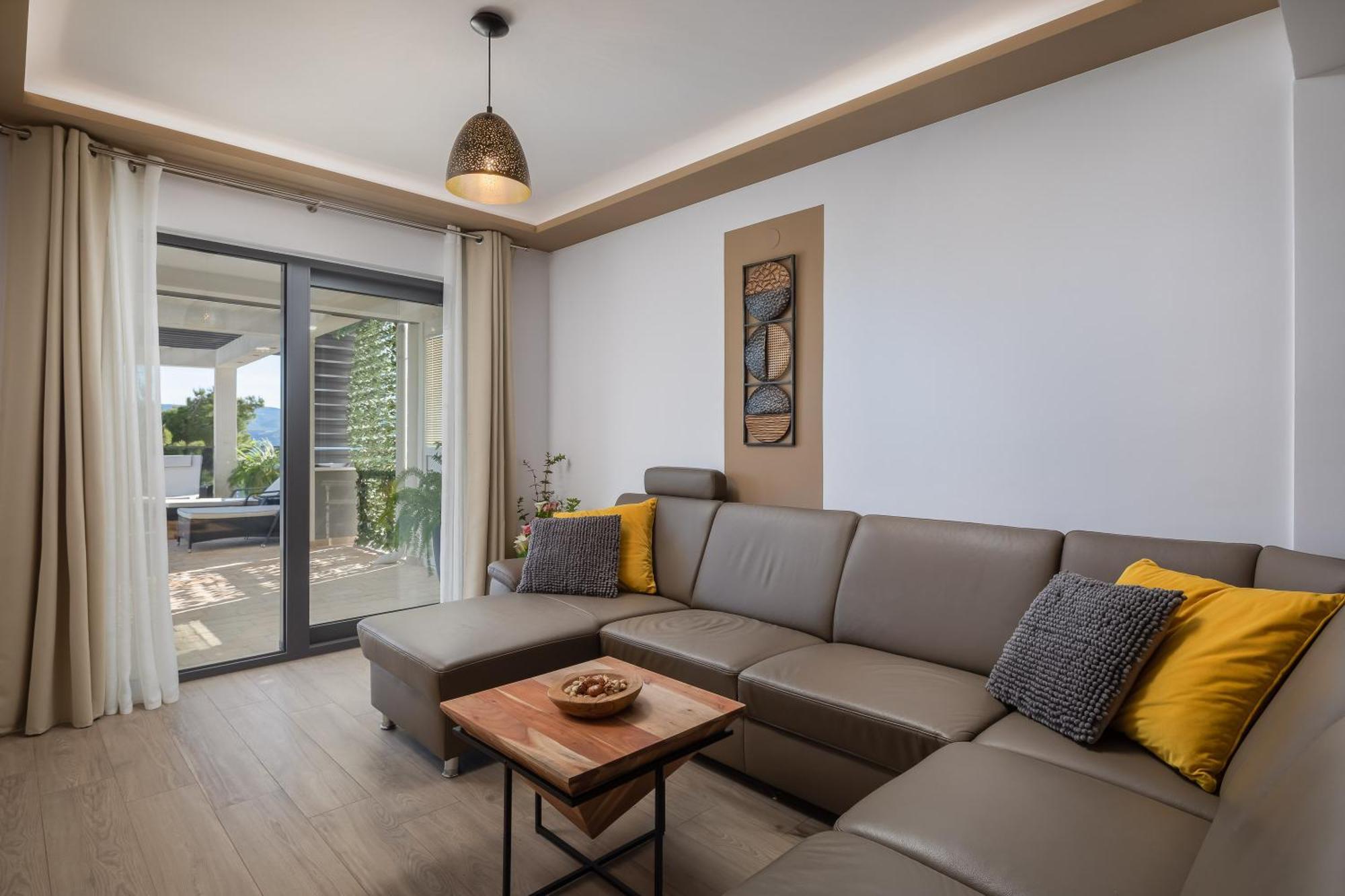 Luxury Seafront Villa With Heated Pool, Jacuzzi, Sea View, 150 M From Beach Stanici Exterior foto